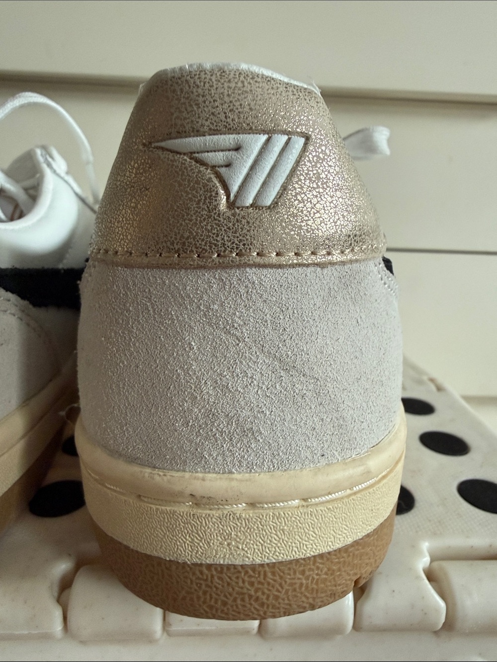 Gola Classics Hawk Sneakers - Picture 5 of 10